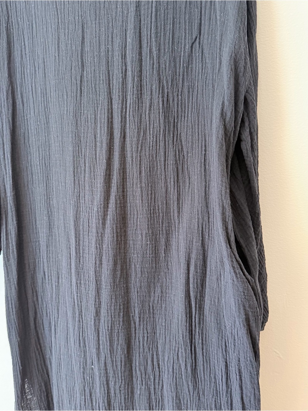 Nothing Fits But XL Women's Black Long Sleeve Midi Dress with Gathered Sleeves - Picture 6 of 9